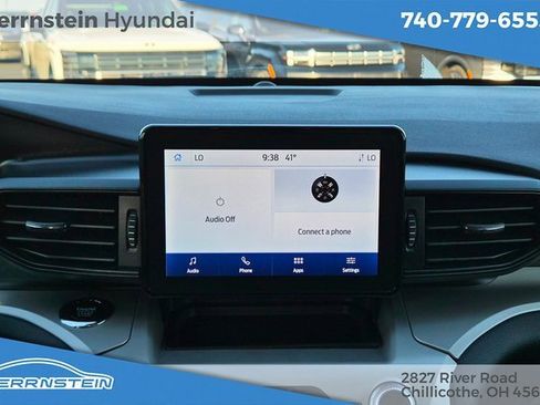 Used 2023 Ford Explorer XLT image 10