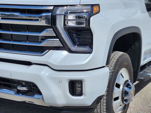 New 2026 Chevrolet Silverado 3500 High Country w/ High Country Premium Package AWD/4WD image 6