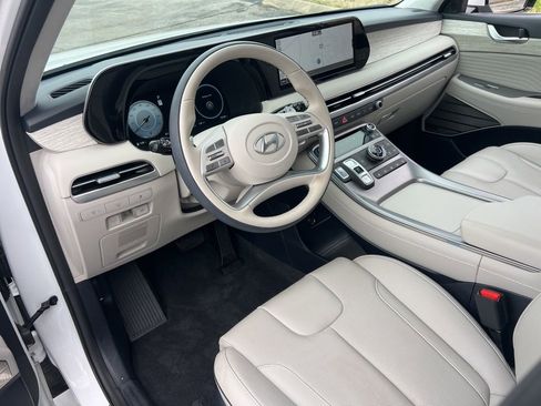 Used 2024 Hyundai Palisade Calligraphy image 16