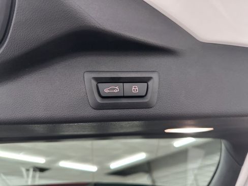 Used 2025 BMW X5 xDrive40i w/ M Sport Package image 28