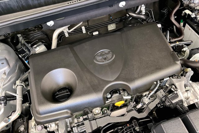 Used 2025 Toyota RAV4 XLE AWD/4WD image 33