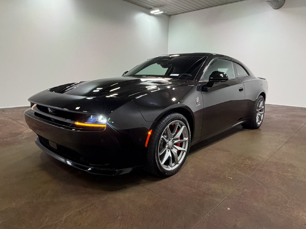 Used 2025 Dodge Charger Daytona Scat Pack w/ Track Pack AWD/4WD image 38