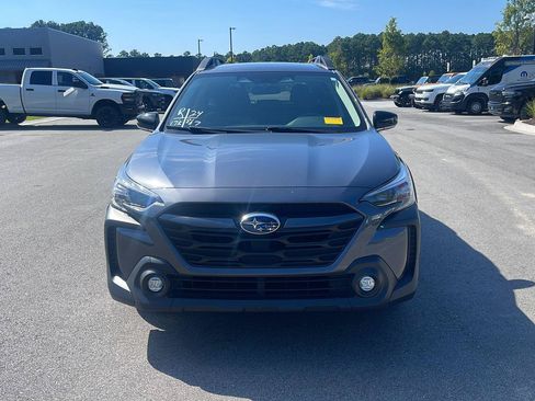 Used 2024 Subaru Outback Premium AWD/4WD image 2