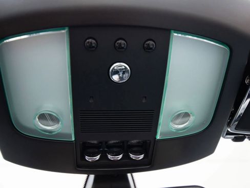 Used 2016 Rolls-Royce Phantom Drophead Coupe image 55