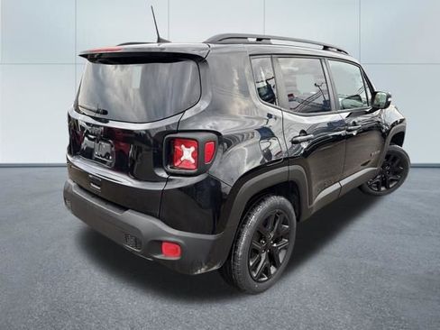 Used 2018 Jeep Renegade Altitude image 4