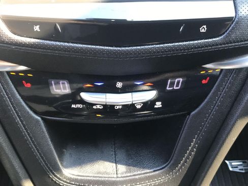 Certified 2024 Cadillac XT6 Luxury w/ LPO, Floor Liner Package AWD/4WD image 32