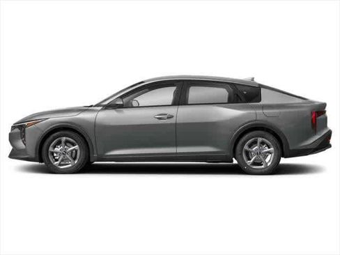 Used 2025 Kia K4 FWD image 3