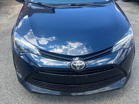 Used 2018 Toyota Corolla LE FWD image 2