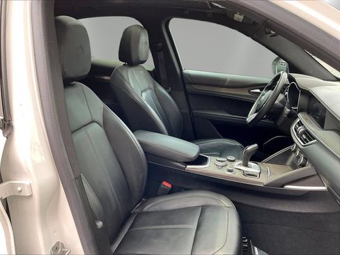 Used 2023 Alfa Romeo Stelvio Ti AWD/4WD image 28