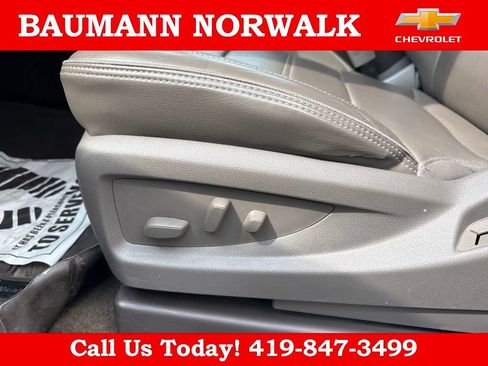 Used 2017 GMC Yukon XL Denali w/ Open Road Package AWD/4WD image 30