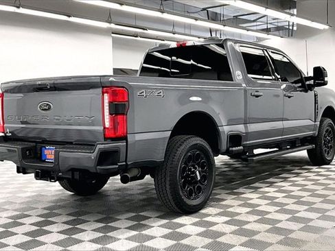 Used 2024 Ford F250 Lariat w/ Black Appearance Package image 12