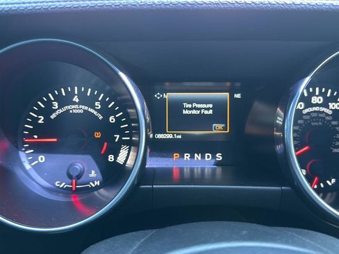 Used 2018 Ford Mustang GT Premium RWD image 4