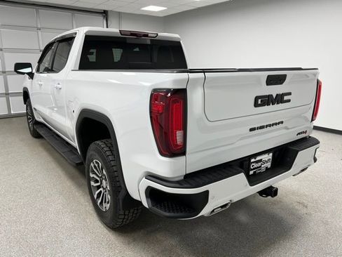 Used 2021 GMC Sierra 1500 AT4 w/ AT4 Value Package AWD/4WD image 8