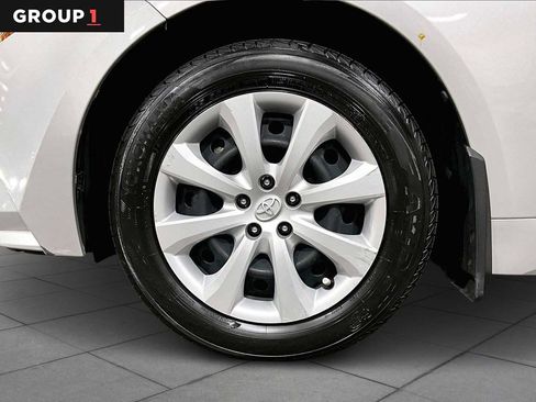 Certified 2022 Toyota Corolla LE image 11