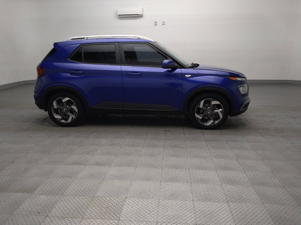 Used 2022 Hyundai Venue Limited FWD image 11