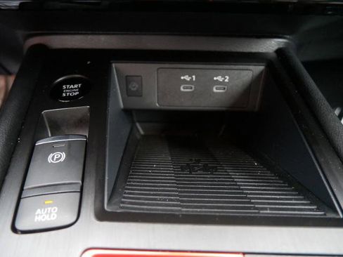 Certified 2025 Nissan Kicks SR image 18