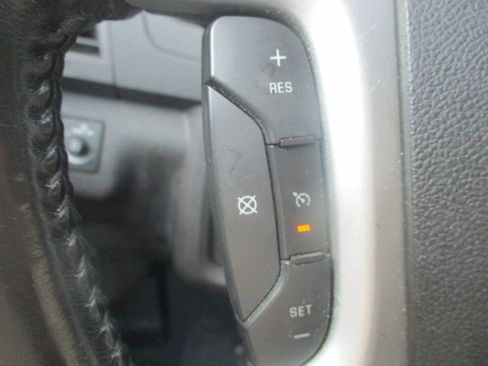 Used 2012 Chevrolet Traverse LT FWD image 36