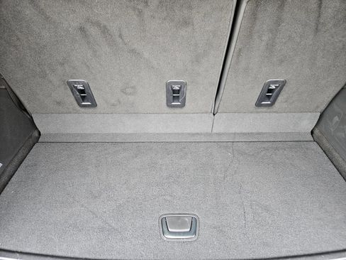 Used 2025 Cadillac Escalade Sport AWD/4WD image 33