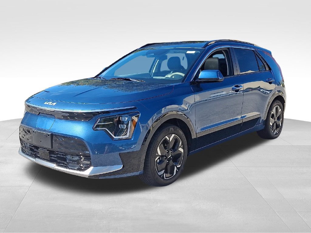Used 2023 Kia Niro Wave w/ Wave Preserve Package FWD image 3