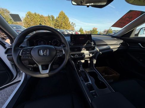 Used 2019 Honda Accord LX image 17