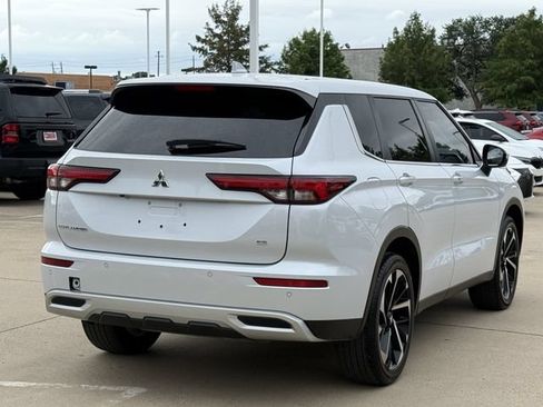Used 2024 Mitsubishi Outlander SE Black Edition AWD/4WD image 4