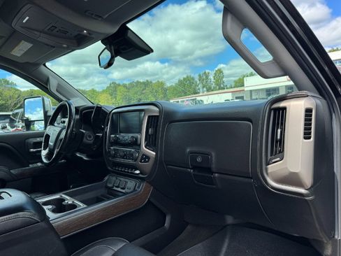 Used 2018 GMC Sierra 3500 Denali AWD/4WD image 19