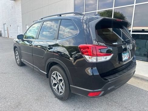 Used 2021 Subaru Forester Premium AWD/4WD image 6