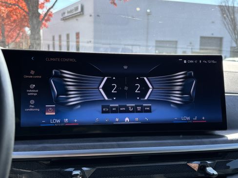 Certified 2024 BMW X5 xDrive40i w/ M Sport Package image 29