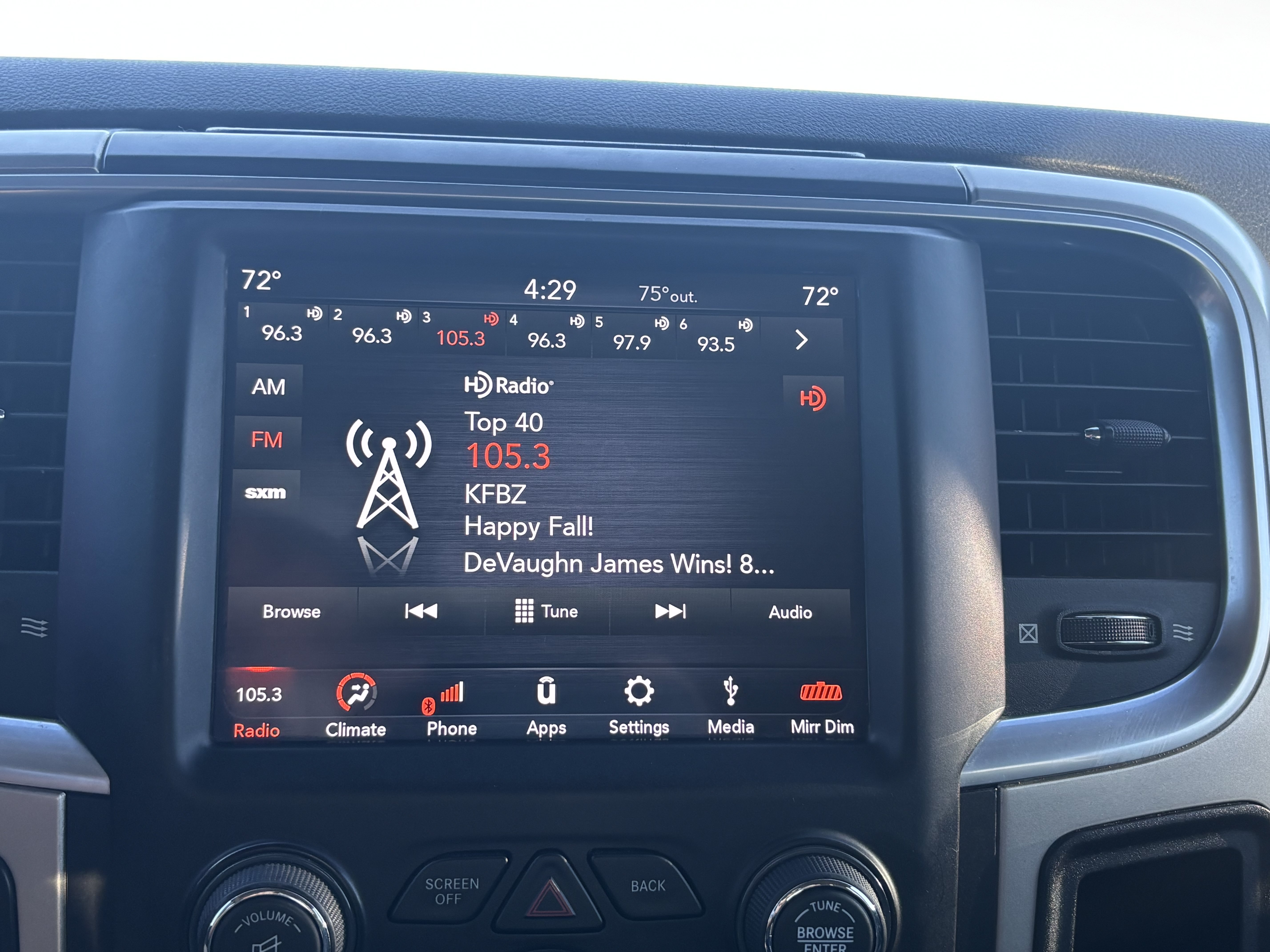 Used 2019 RAM 1500 Classic SLT w/ Luxury Group AWD/4WD image 15