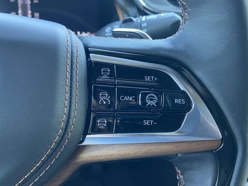 New 2025 Jeep Grand Cherokee Summit image 22