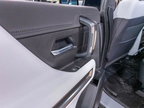 Used 2025 GMC Hummer EV 3X AWD/4WD image 32