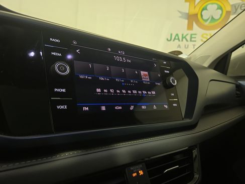 Used 2024 Volkswagen Taos SE FWD image 19