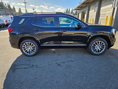 New 2026 GMC Terrain Denali w/ LPO, Black Badging Package image 6