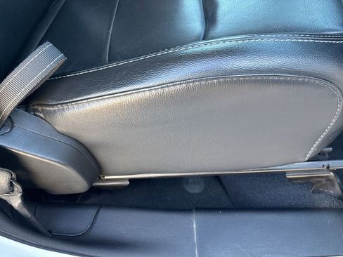 Used 2018 Jeep Wrangler Unlimited Sahara w/ Uconnect 4C Nav & Sound Group image 25