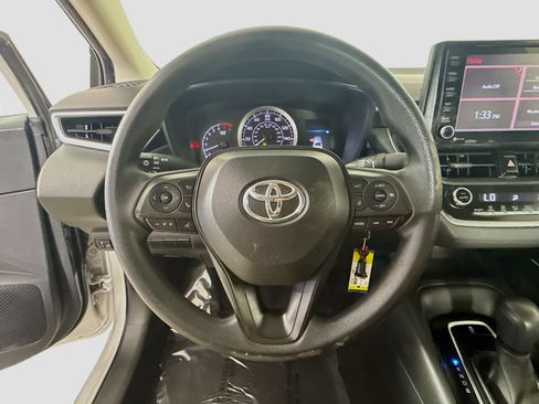 Used 2022 Toyota Corolla LE FWD image 13