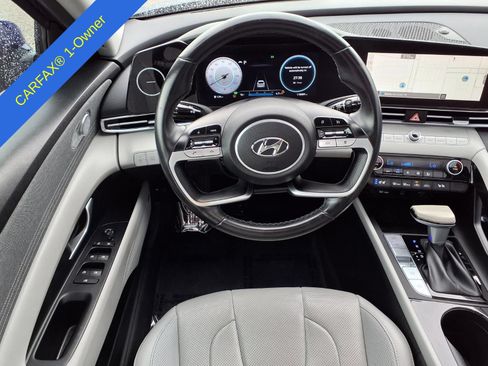 Used 2022 Hyundai Elantra Limited FWD image 13