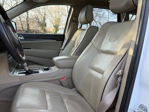 Used 2018 Jeep Grand Cherokee Overland image 22