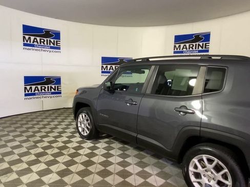Used 2022 Jeep Renegade Latitude w/ Convenience Group AWD/4WD image 8