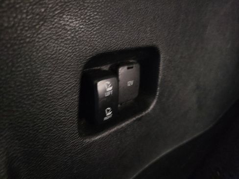 Used 2018 Ford Edge Titanium w/ Technology Package image 8