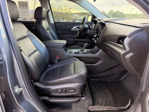 Used 2020 Chevrolet Traverse LT AWD/4WD image 31