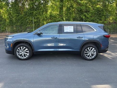 Used 2025 Buick Enclave Preferred FWD image 2