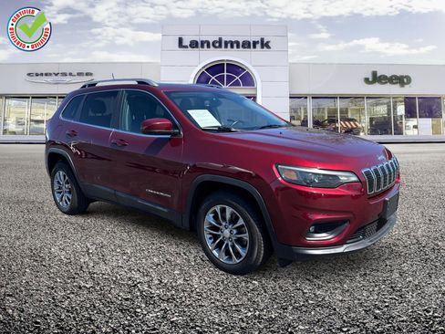 Used 2019 Jeep Cherokee Latitude Plus w/ Comfort/Convenience Group FWD image 1