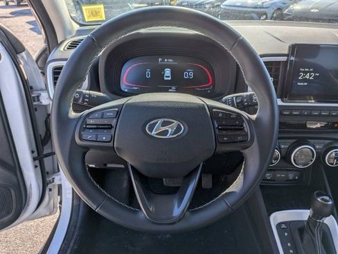 Certified 2023 Hyundai Venue Limited image 17