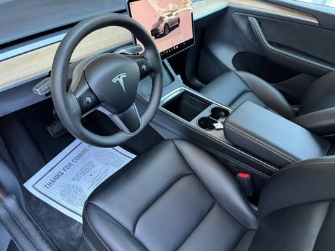 Used 2024 Tesla Model Y Long Range AWD/4WD image 8