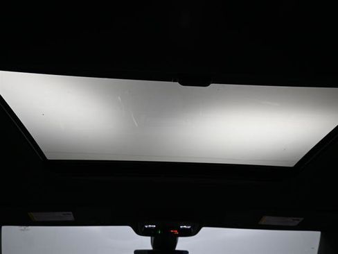 Used 2023 Chevrolet Traverse Premier w/ Redline Edition image 14