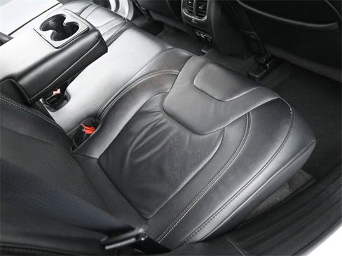 Used 2023 Jeep Cherokee Altitude Lux image 30