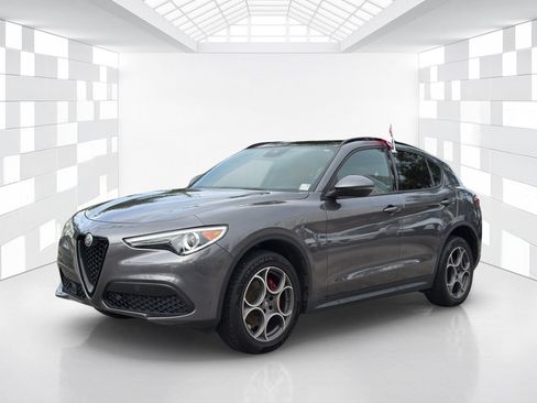 Used 2023 Alfa Romeo Stelvio Sprint RWD image 3