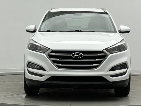 Used 2018 Hyundai Tucson SEL image 2