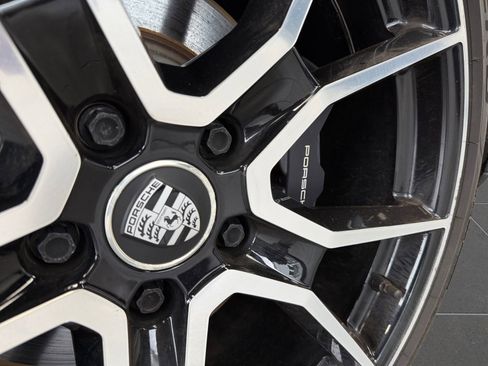 Used 2022 Porsche Taycan image 41