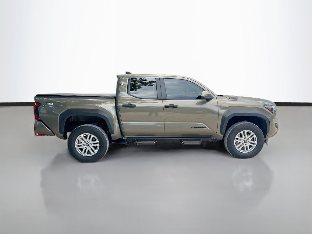 Used 2025 Toyota Tacoma TRD Off-Road AWD/4WD image 4